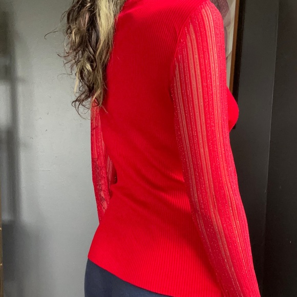 Red mesh turtleneck sweater - Picture 4 of 5
